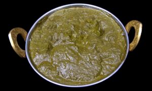 Chickpeas cooked with creamy spinach and aromatic Indian spices